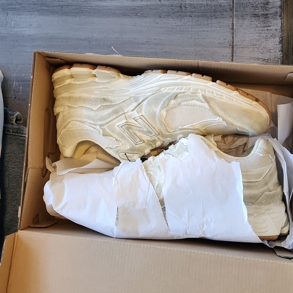 New Balance 2002R Protection Pack Distressed. White/Gum New 100% Authentic